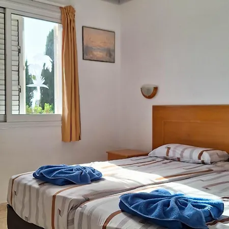 Apollonia 2* Пафос