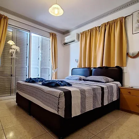 Apollonia 2*