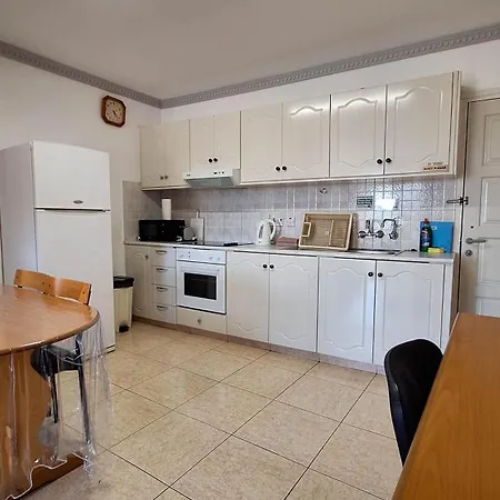 Apollonia Apart-hotel Pafos