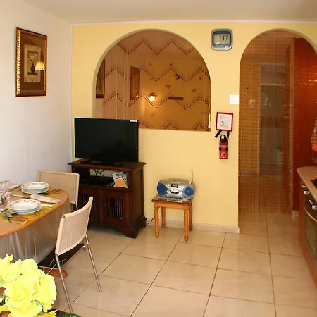 Apollonia 2*